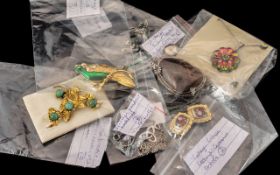 Collection of Vintage Jewellery includin