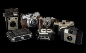 Box of Vintage Cameras, various makes, mostly with cases, comprising Nettar, Dacora-Dignette,