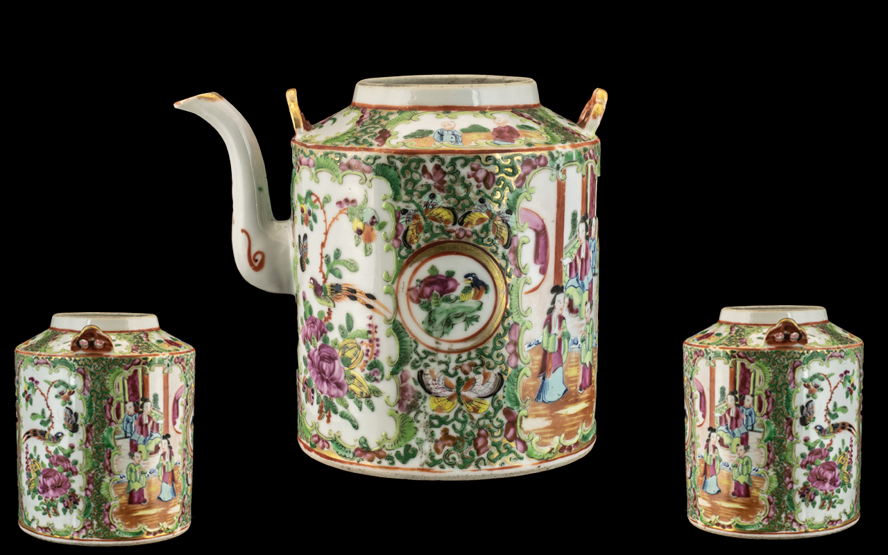 Antique Chinese Canton Mandarin Pattern Teapot, decorated in coloured enamels of typical hues. Lid