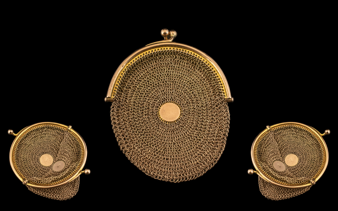 Antique Period - Superb Quality Ladies 9ct Gold Sovereign Mesh Purse, Closes with a Ball Snap Clasp,