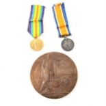 Two World War One medals and a death plaque