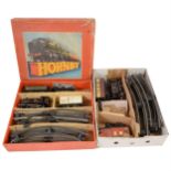 O gauge model railways; a collection to include Hornby no.40 Tank Goods set, etc