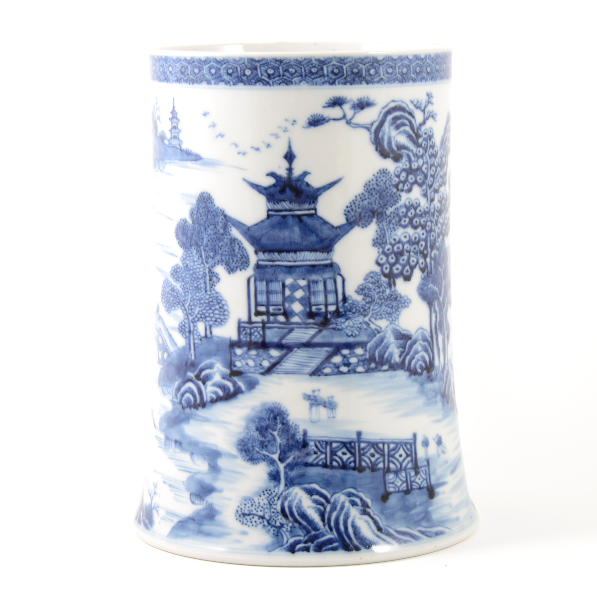 A Chinese blue and white export porcelain mug, Qianglong - Image 2 of 4