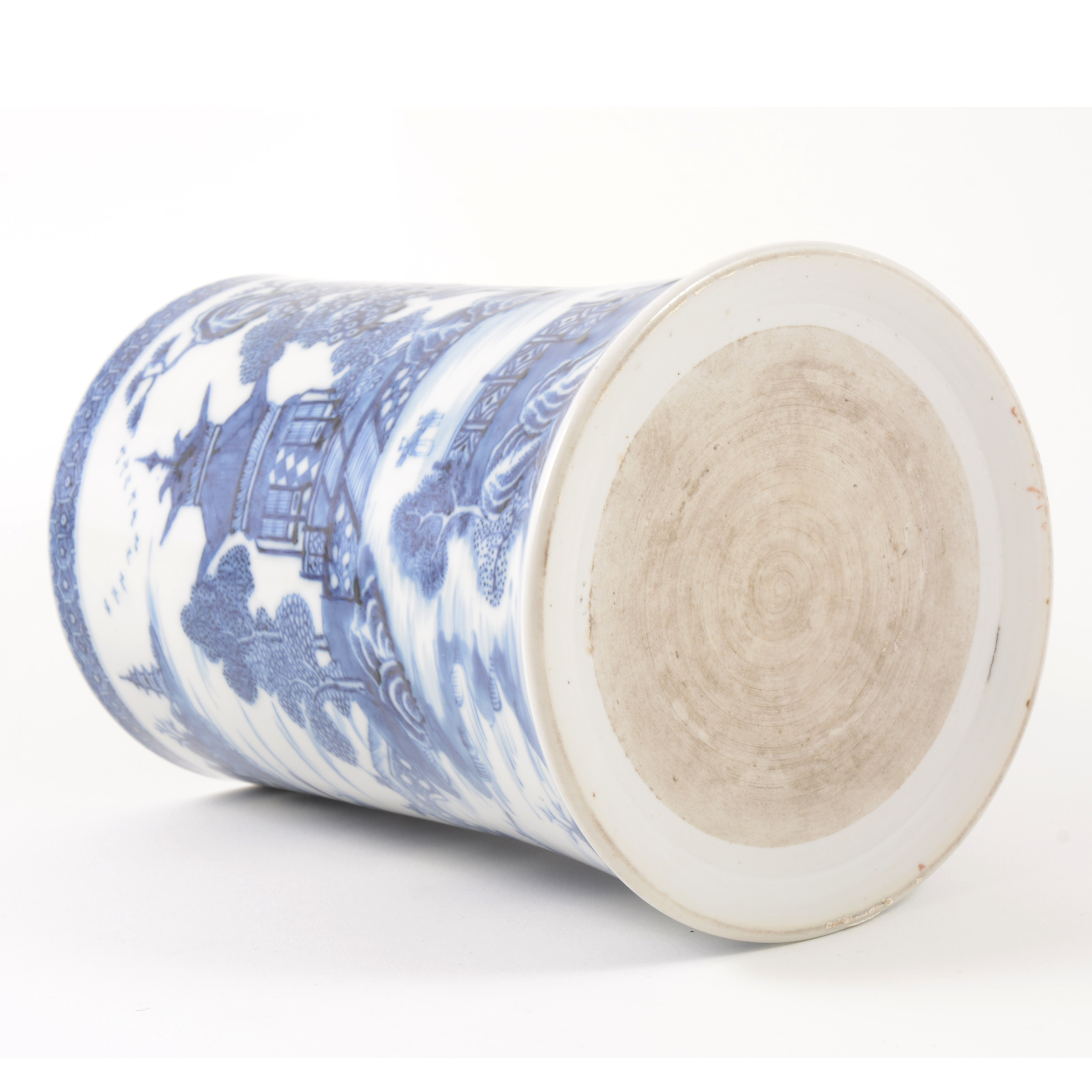 A Chinese blue and white export porcelain mug, Qianglong - Image 4 of 4