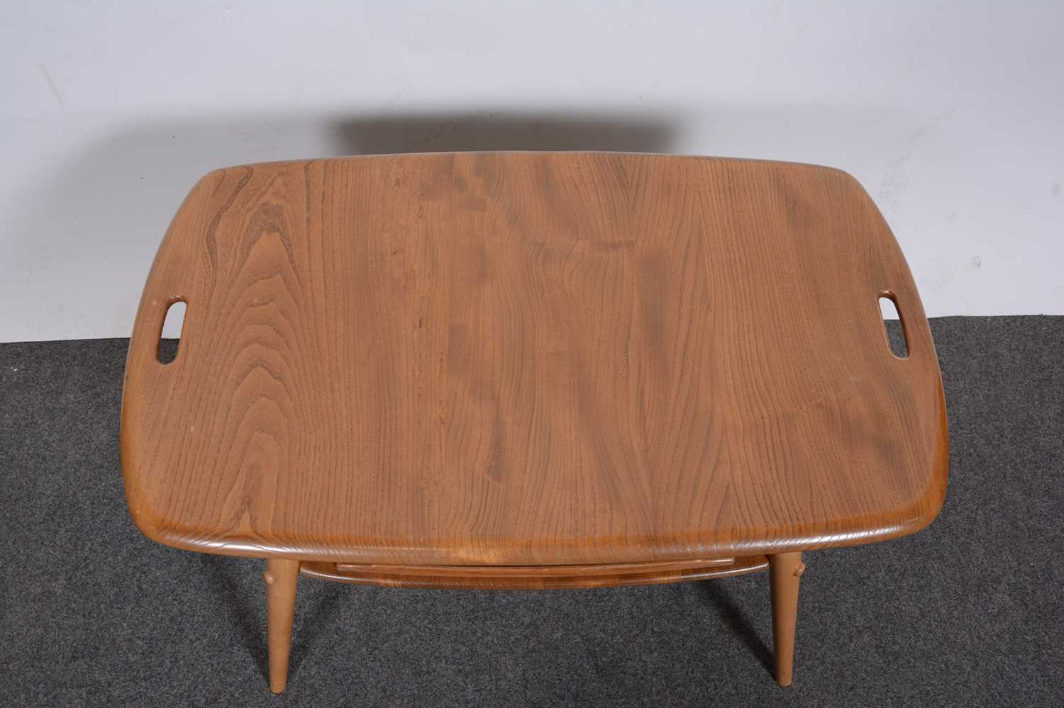 An Ercol two-tier tray table - Image 4 of 5