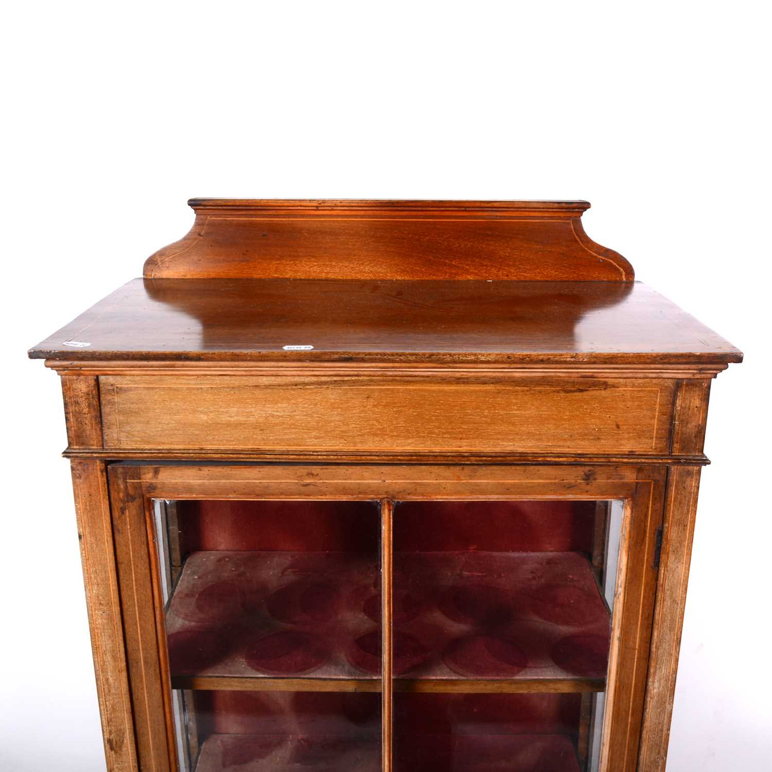 An Edwardian inlaid mahogany china cabinet - Image 2 of 5