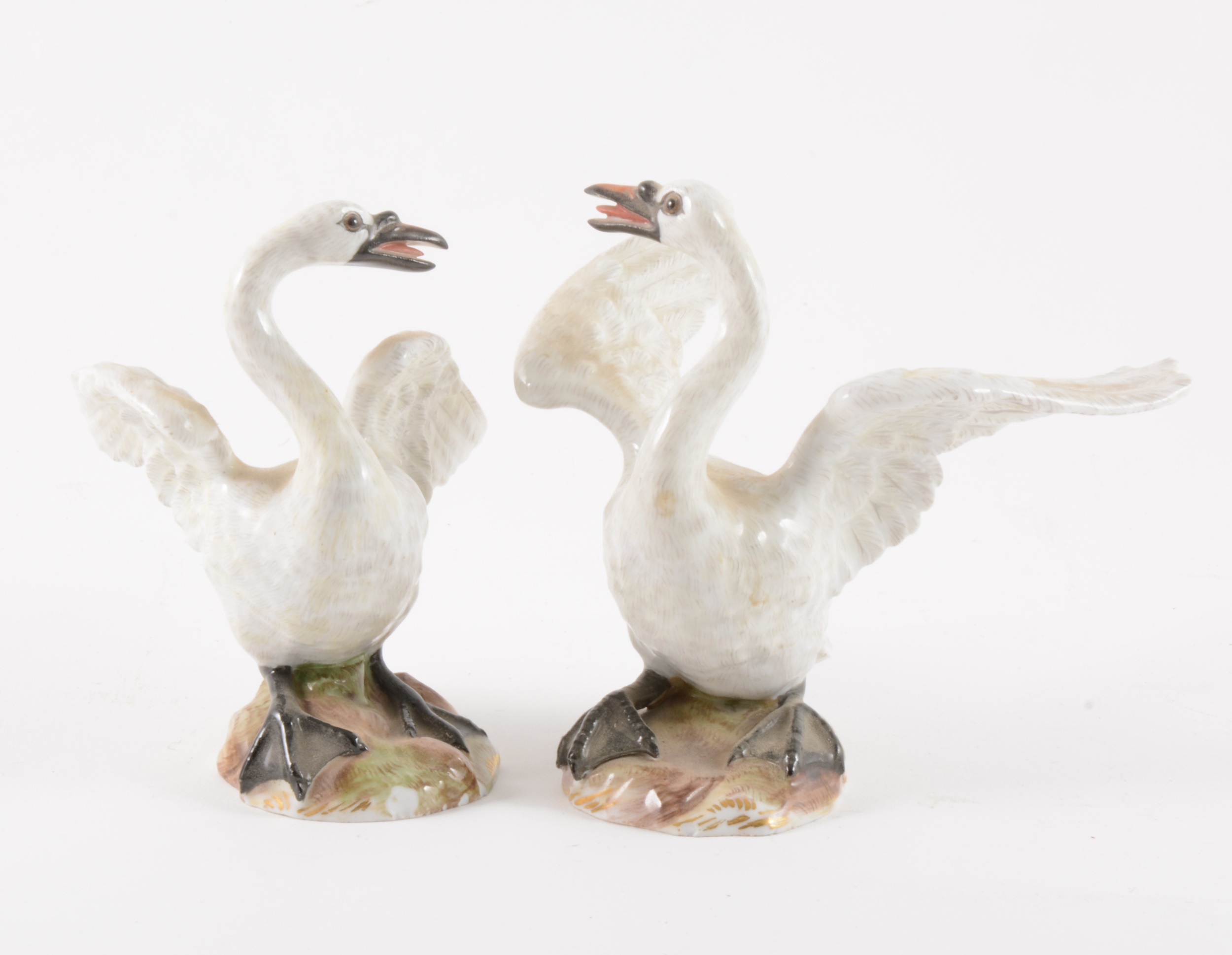 A pair of Meissen of swans, after Johann Joachim Kändler