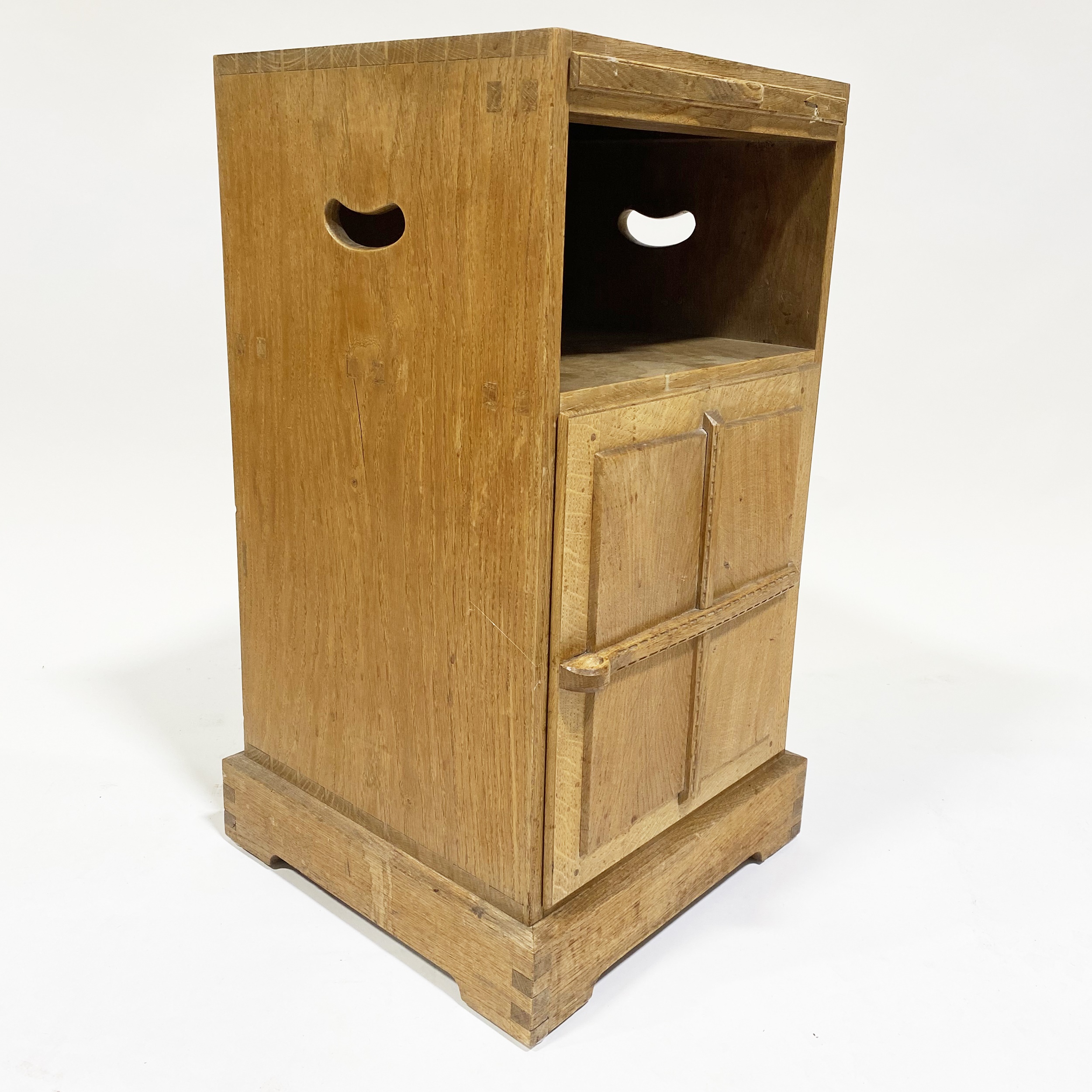 An Arts and Crafts oak bedside pedestal cupboard, by Peter van der Waals for Claude Biddulph - Image 3 of 7