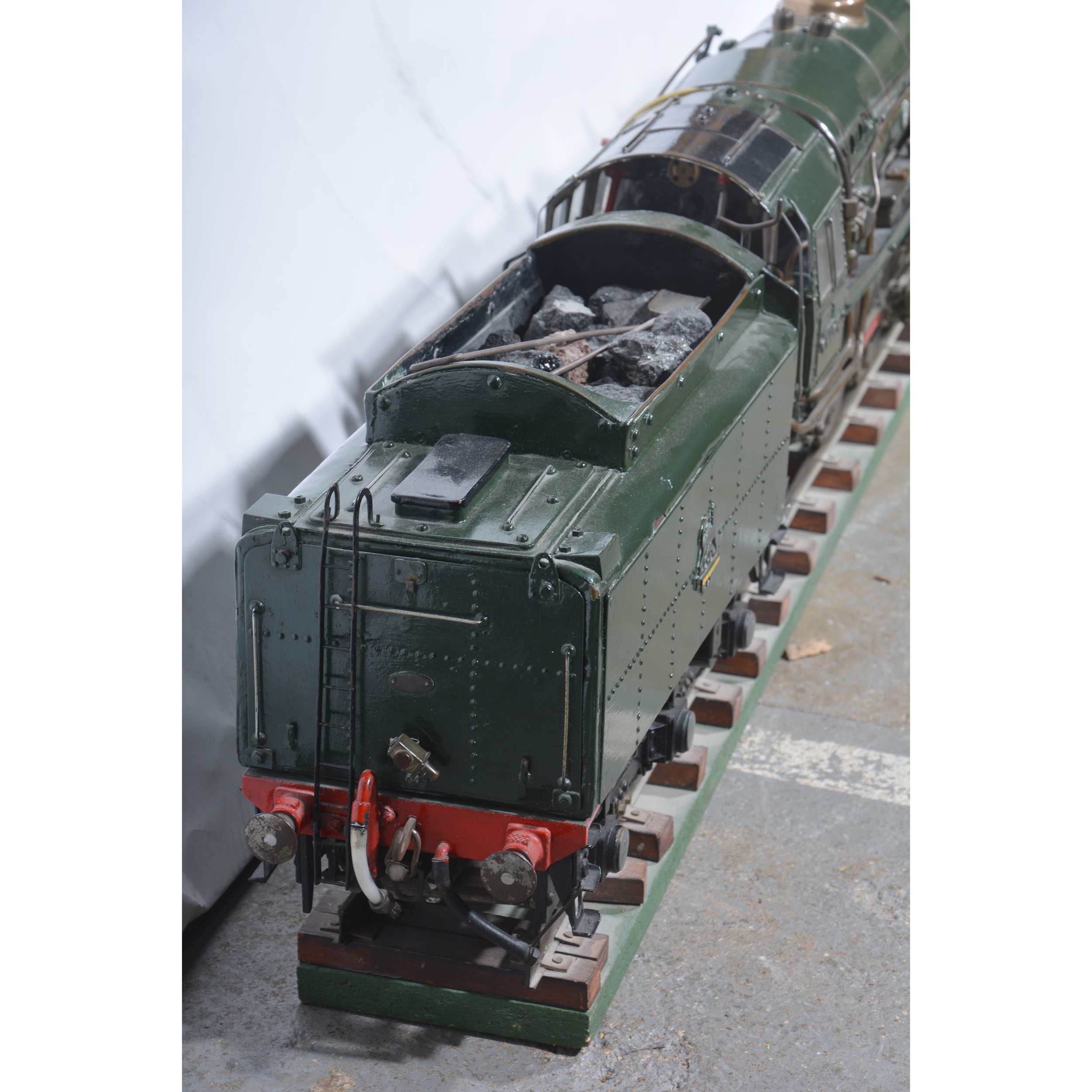 A 3.5 inch gauge live steam locomotive; 4-6-2 BR green, 'Vulcan', with tender, no.70024, 132cm full - Image 5 of 5