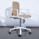 A 'Supporto' adjustable office chair, designed by Fred Scott, produced by Hille