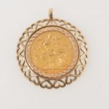 A gold Full Sovereign pendant.