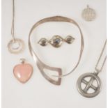 A collection of modern and vintage silver and white metal jewellery,