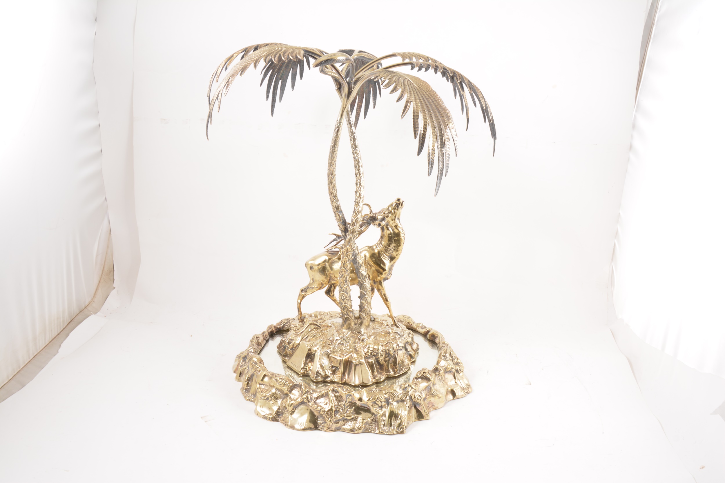 An Elkington & Co gilt metal table centre piece - Image 4 of 8