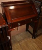 An Edwardian mahogany bureau W.72cm