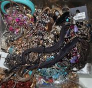 A quantity of assorted costume jewellery.