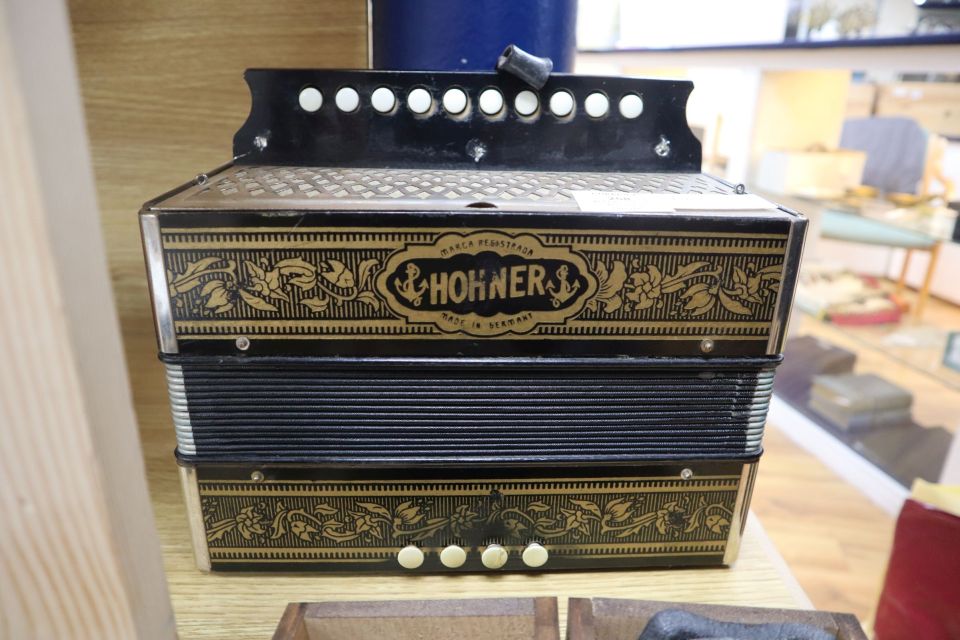 A Hohner Melodian Accordian and booklet - Image 3 of 7