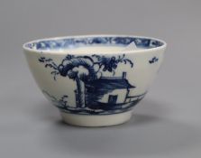 A Lowestoft blue and white 'Long Fence' tea bowl, c.1765-75 diameter 7.5cm