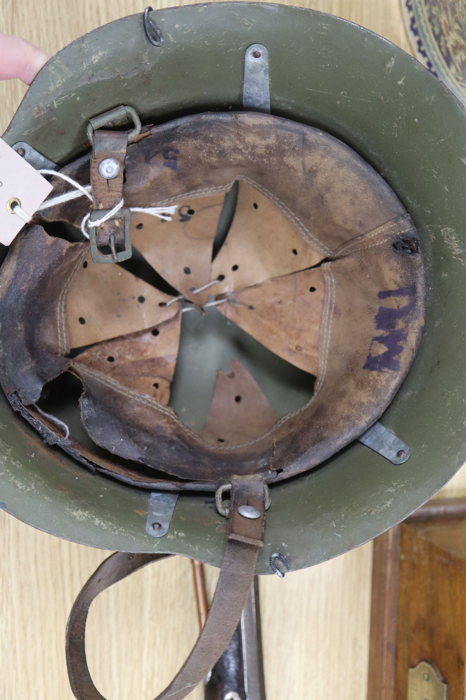 A Hungarian WWII steel helmet - Image 6 of 8