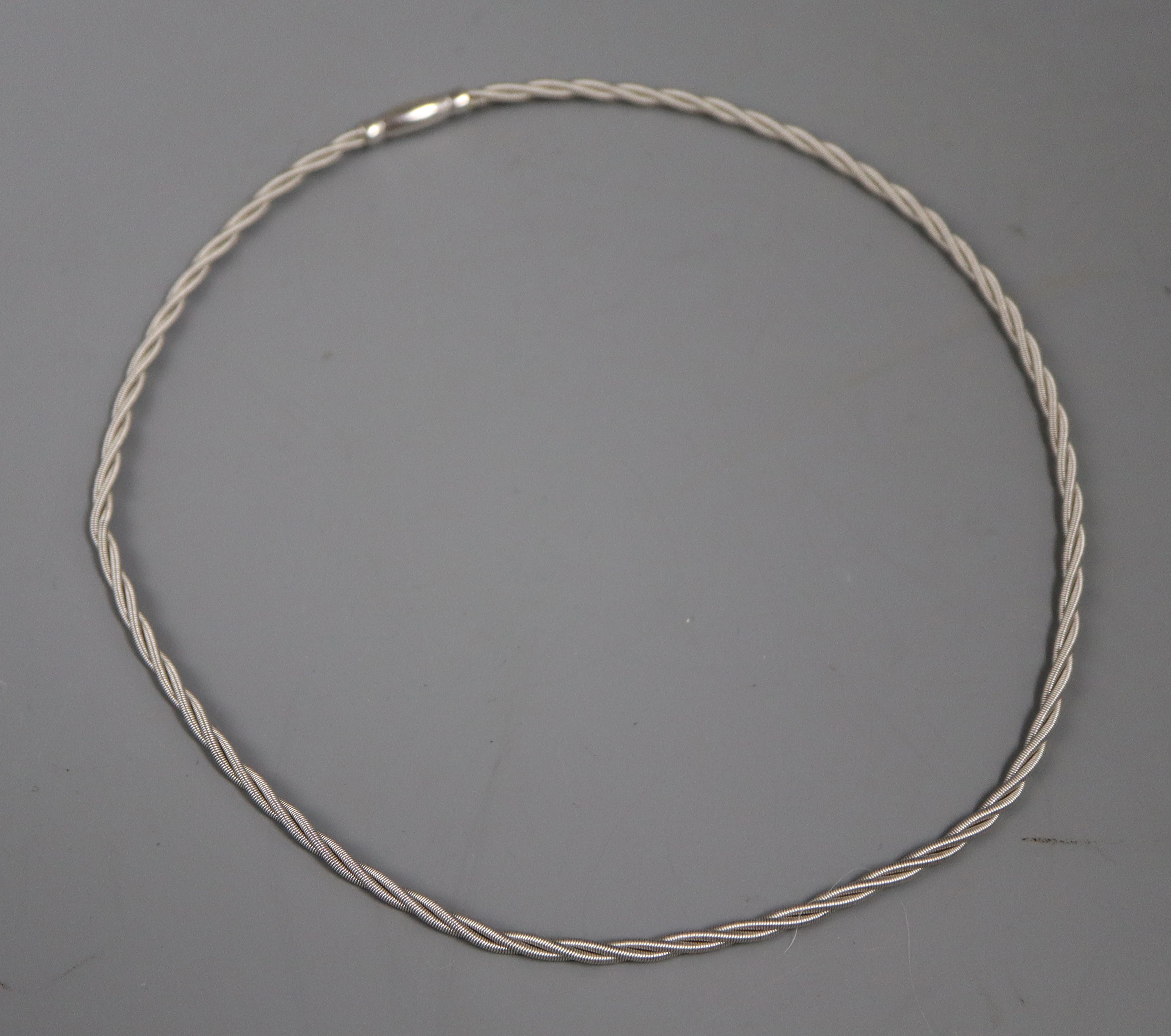 An 18ct white gold ropetwist necklace with barrel screw clasp