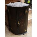 An 18th century lacquer bowfront hanging corner cabinet H.92cm