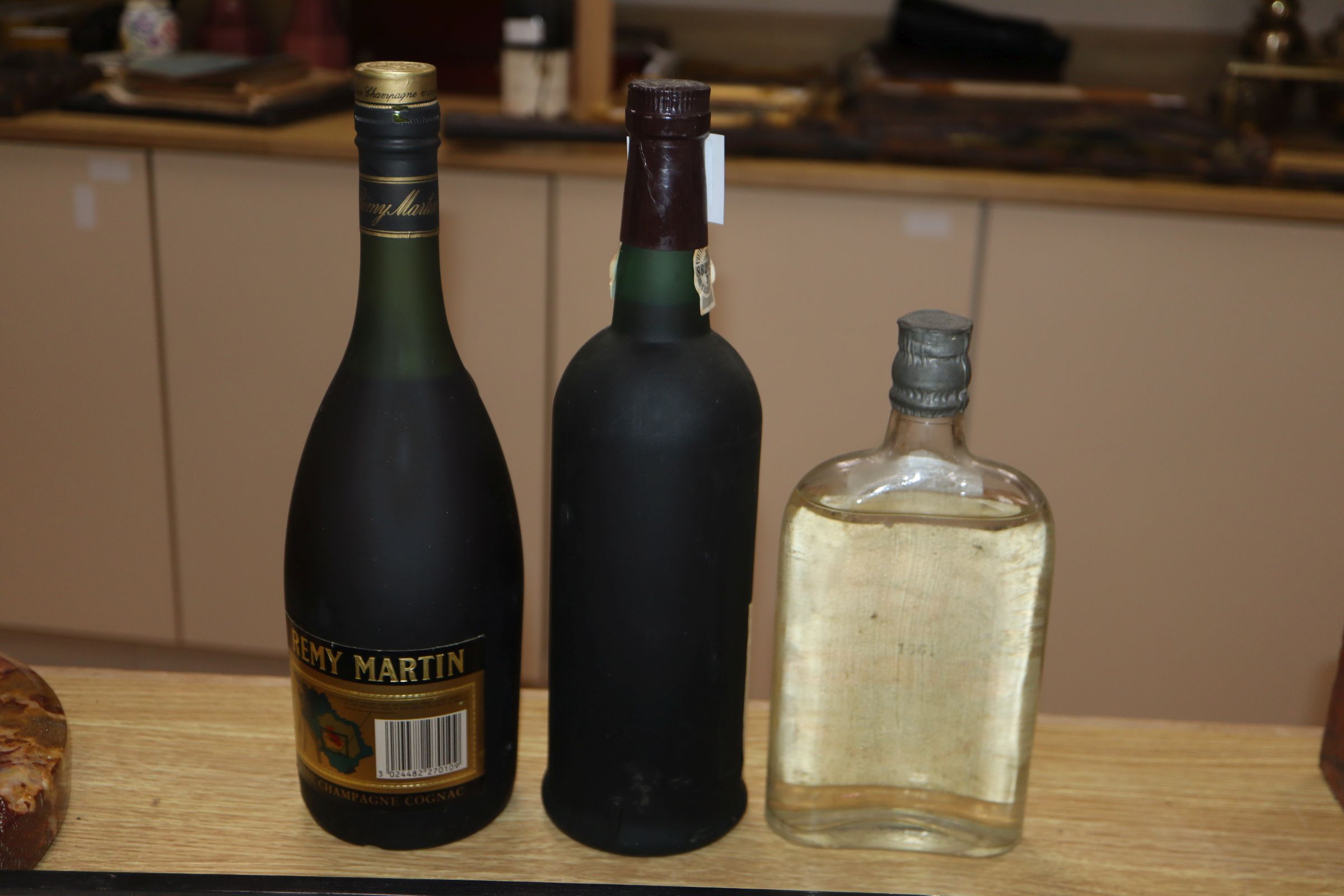 A bottle of Remy Martin, a bottle of Tawny port and a bottle of gin - Image 2 of 6