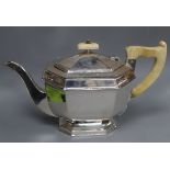 A George VI silver octagonal teapot, Viners Ltd, Sheffield, 1940, gross 18.5 oz.