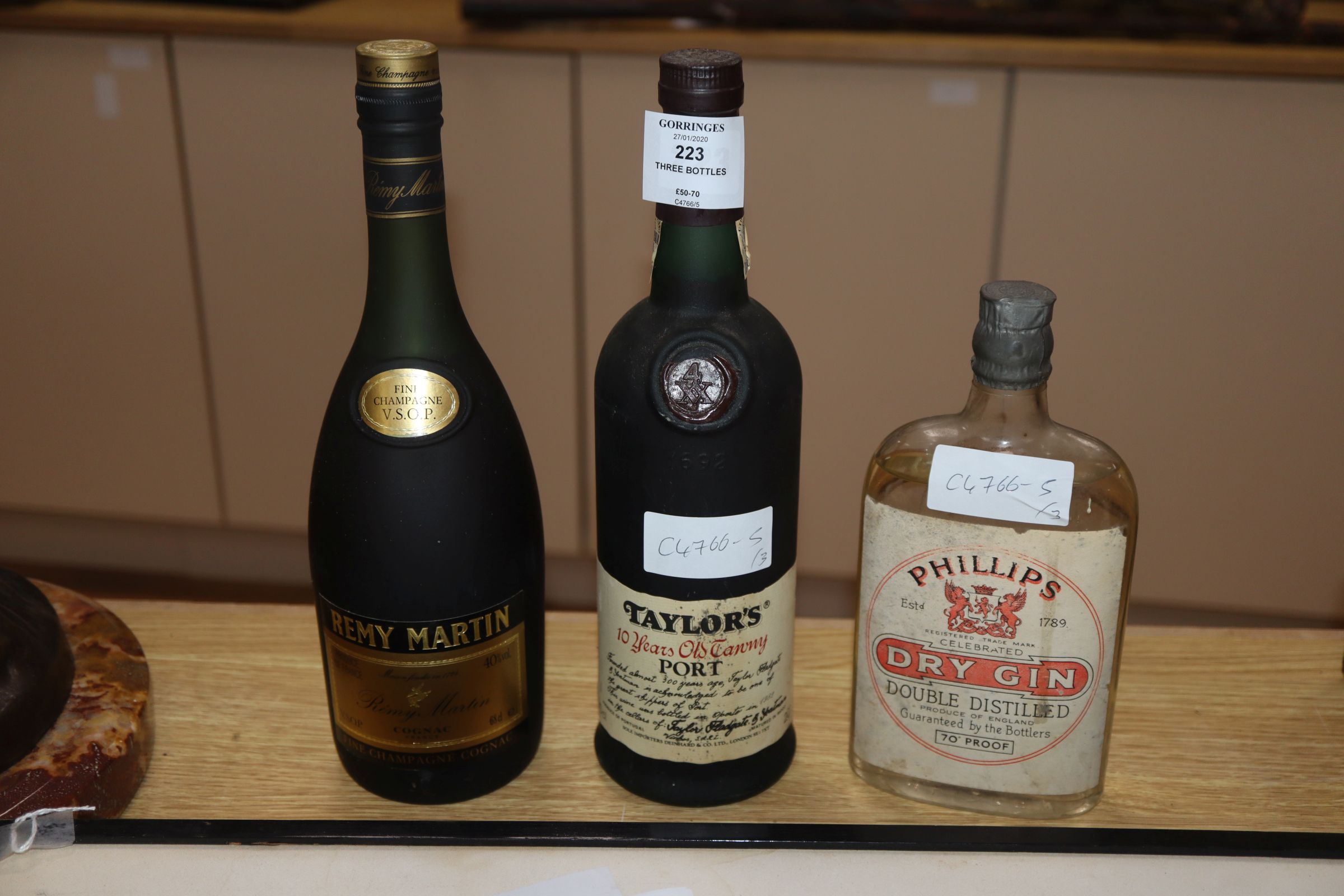 A bottle of Remy Martin, a bottle of Tawny port and a bottle of gin - Image 3 of 6