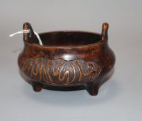 A Chinese bronze tripod censer height 8cm