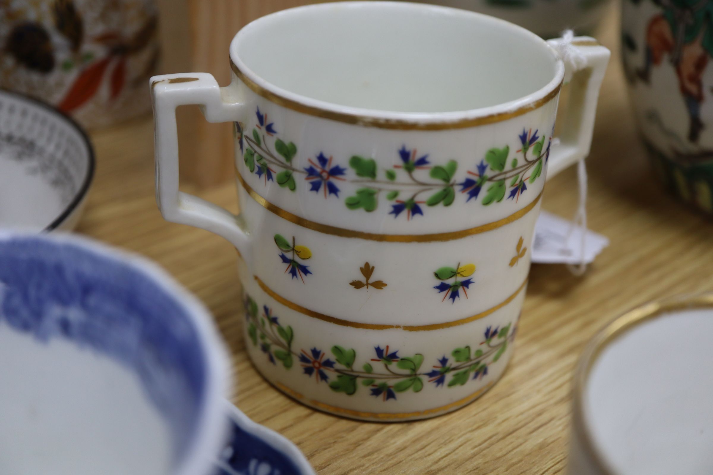 A collection of miscellaneous English and Chinese porcelain tea bowls, saucers, coffee cans and - Image 4 of 10