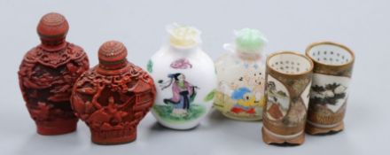 A pair of miniature Kutani brush pots and four Chinese snuff bottles, including a porcelain snuff