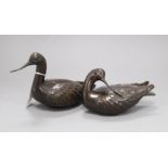 Two Thai bronze models of avocets, by Hattakitkosol Somchai, one dated '55 height 14cm