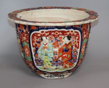 An Imari jardiniere height 22cm