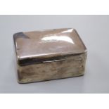 An Edwardian silver cigarette box by A & J Zimmerman, Birmingham, 1905, 13.7cm.