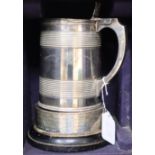 A George III silver tankard, Duncan Urquhart & Naphtali Hart, London 1803, 25.7oz, in bespoke wooden