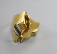 A Finnish Bjorn Weckstrom for Lapponia 750 yellow and white metal dress ring, size G/H.