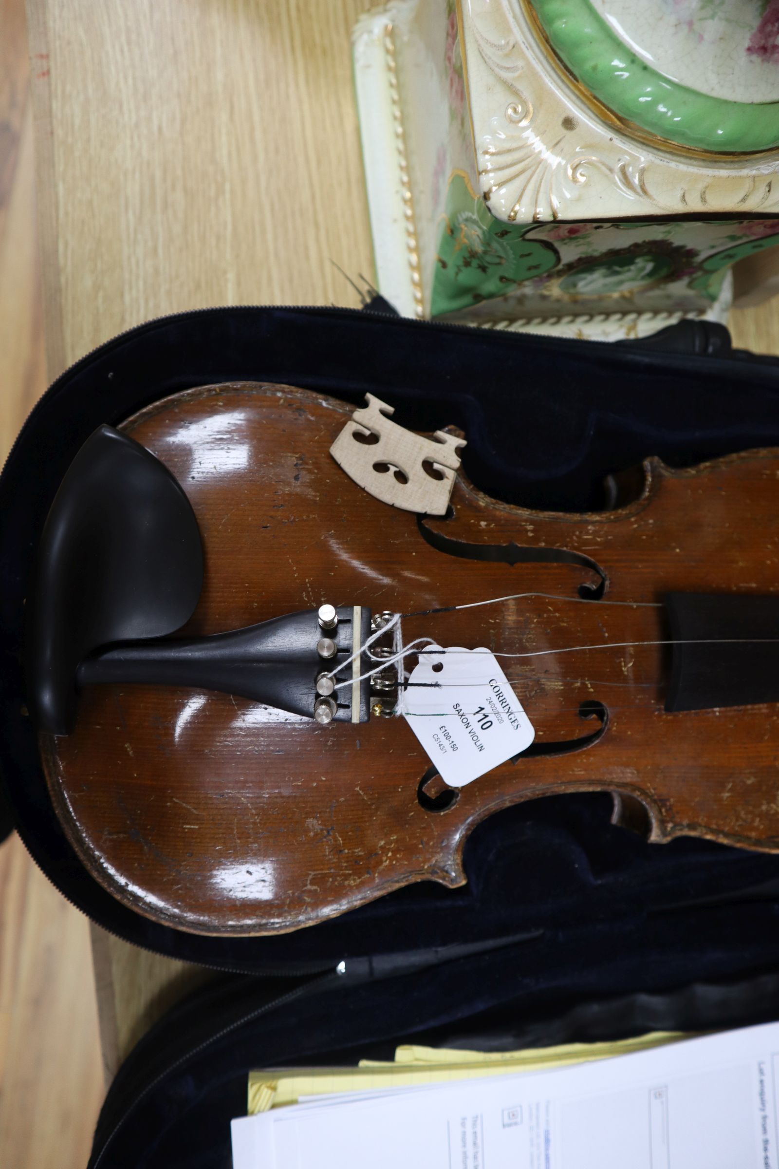 A late 19th/early 20th century Saxon violin, associated case - Image 2 of 6