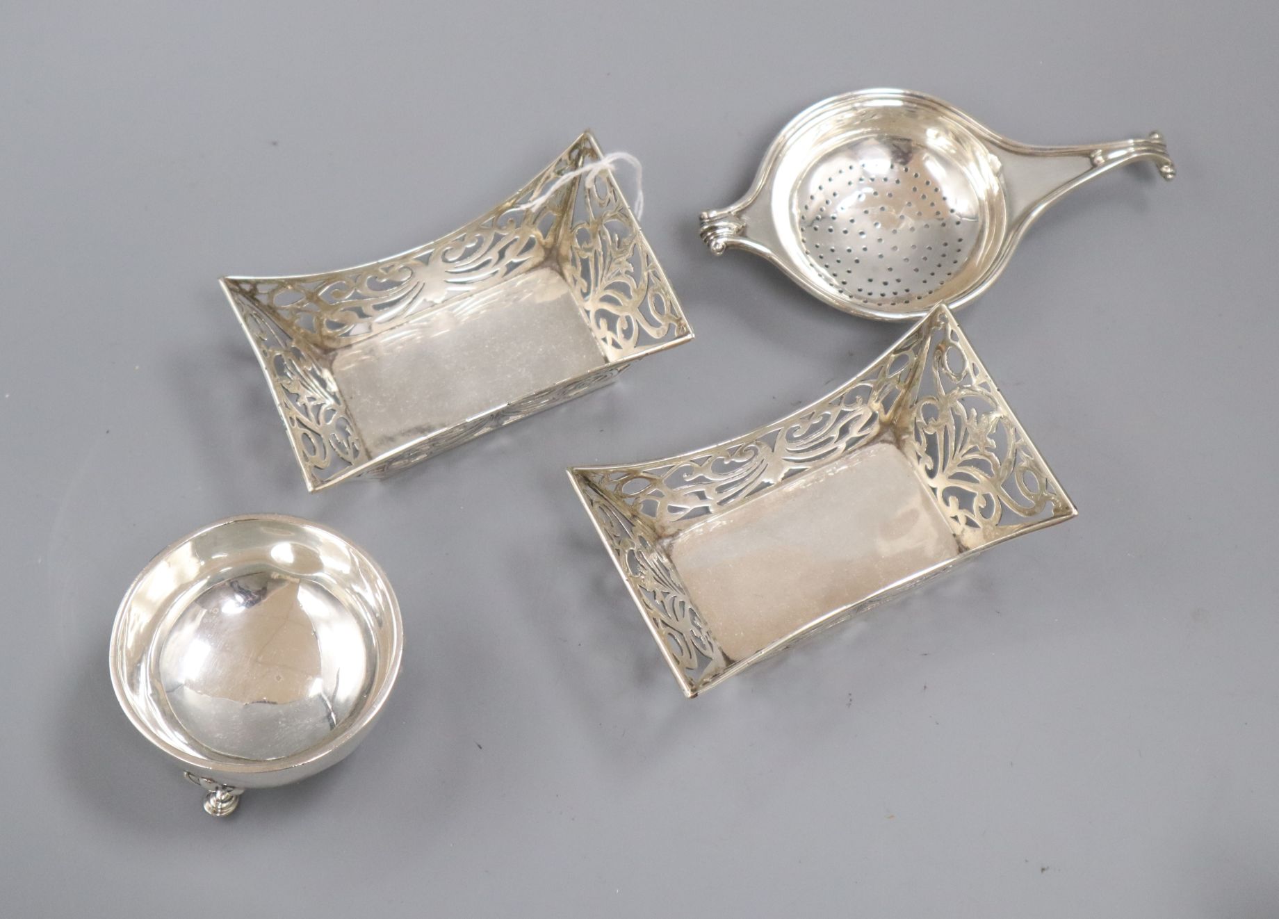 A pair of George V rectangular silver bon-bon dishes, Birmingham, 1920 and a Scottish silver tea