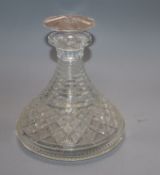 A 19th century glass ship's decanter and stopper H.21cm