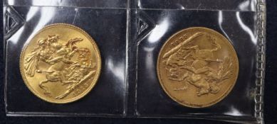 Two gold full sovereigns, 1915 & 1891.