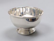 A George V small silver bowl, Walker & Hall, Birmingham, 1928, diameter 74mm.