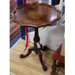 A Victorian mahogany tripod table W.53cm