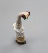 A porcelain snuff container modelled as a lady's arm holding grapes L.8.5cm