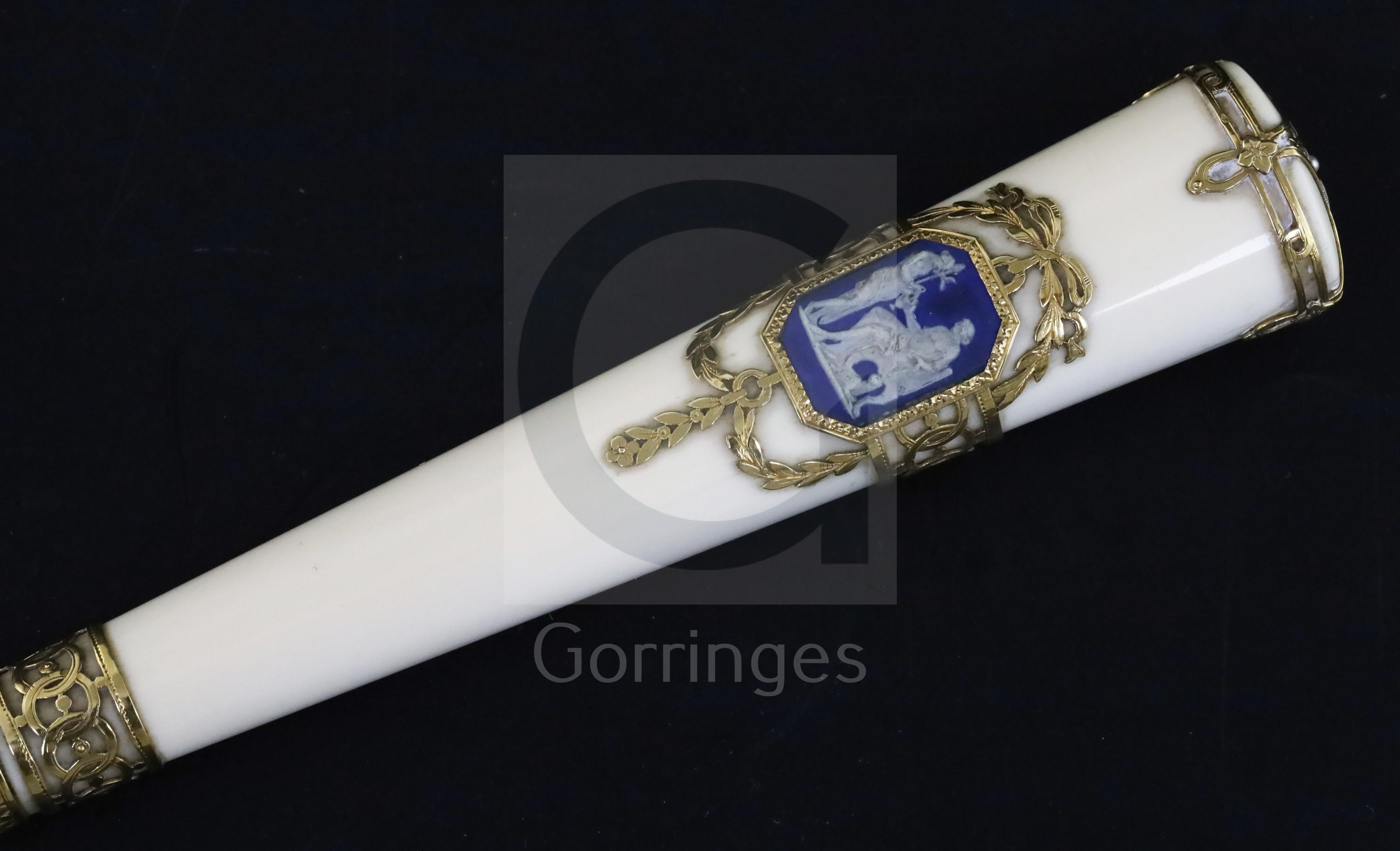 A Swiss gold-mounted ivory parasol handle, inset with a blue jasper plaque of classical figures - Image 2 of 3