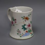 A Chinese mug H.9cm