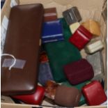 A quantity of assorted jewellery boxes.