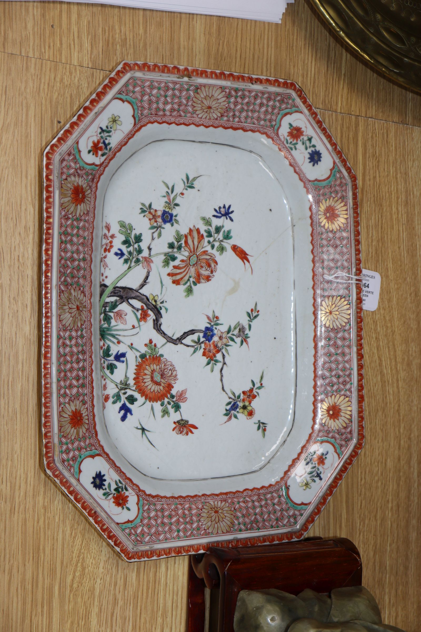 An 18th century famille verte tureen stand, Kangxi period, L.39cmEx Berheimer Collection - Image 2 of 4