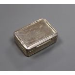 A George IV engraved silver vinaigrette, by Thomas Newbold, Birmingham, 1823, 28mm.