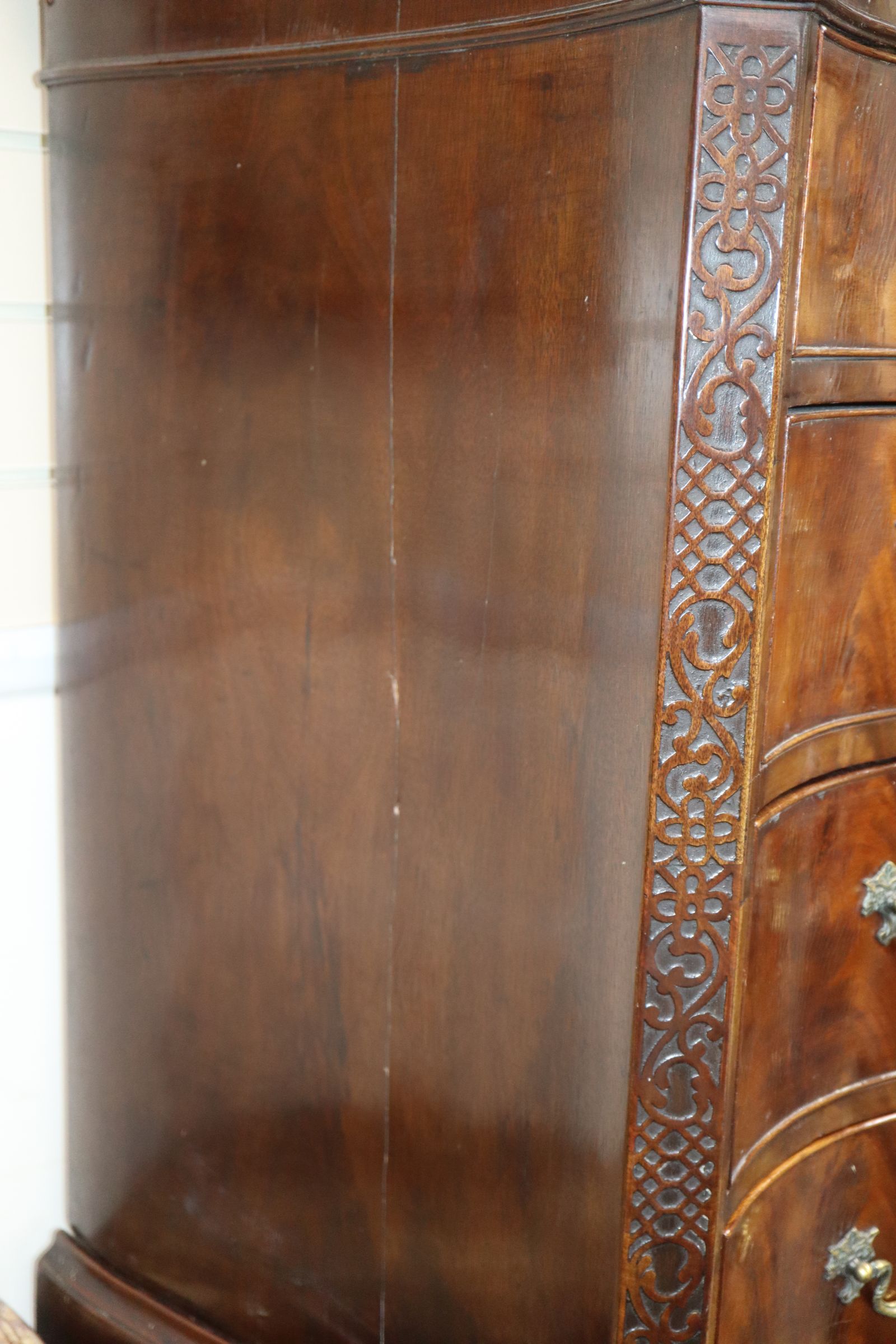 A 1920's Chippendale revival serpentine mahogany chest on chest W.90cm - Image 9 of 12