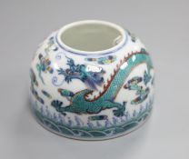 A Chinese doucai beehive water pot H.6cm