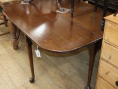 A drop leaf dining table W.122cm